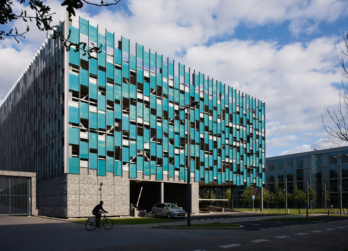 Parkeerplaatsen werknemers en bezoekers High Tech Campus Eindhoven
